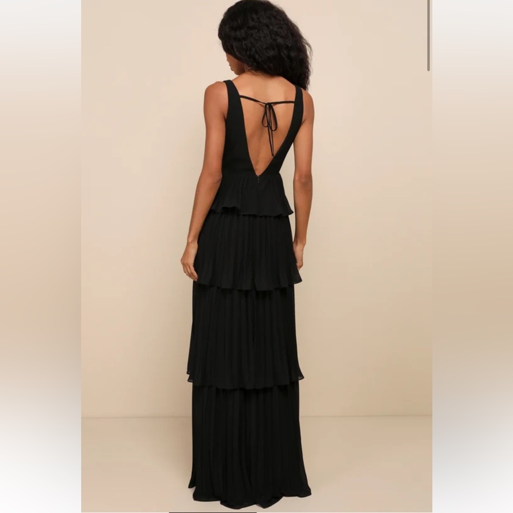 NWT Lulus Mesmerizing Essence Black Pleated Backless Tiered Maxi Dress - Size M - Picture 4 of 5